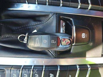 2015 Porsche Macan S – miniatura 9