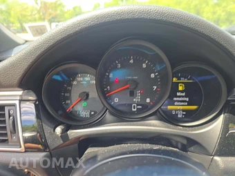 2015 Porsche Macan S – miniatura 9