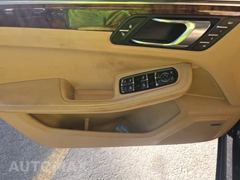 2015 Porsche Macan S – miniatura 9