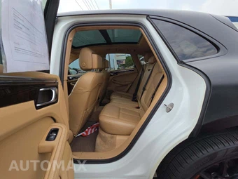 2015 Porsche Macan Turbo - miniatura 13