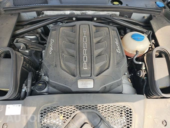 2015 Porsche Macan Turbo – miniatura 15