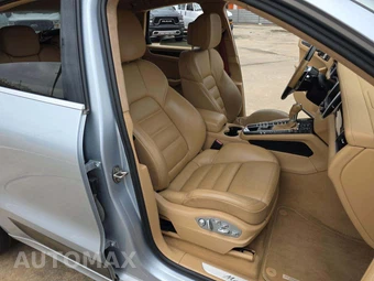 2015 Porsche Macan Turbo – miniatura 15