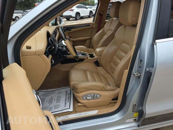 2015 Porsche Macan Turbo – miniatura 3