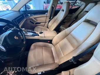 2015 Porsche Panamera 4 - miniatura 9