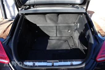 2015 Porsche Panamera 4 - miniatura 16