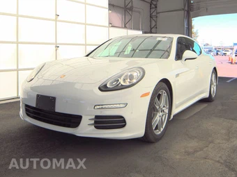 2015 Porsche Panamera 4