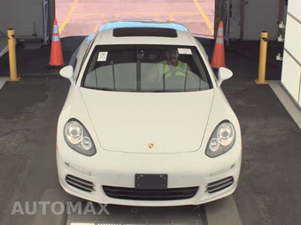 2015 Porsche Panamera 4 – miniatura 2