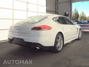 2015 Porsche Panamera 4 – miniatura 4