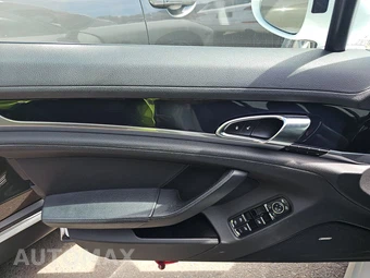 2015 Porsche Panamera 4 – miniatura 9