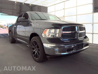2015 Ram 1500 Big Horn Crew Cab Medium Bed - miniatura 3