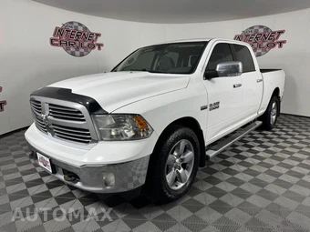 2015 Ram 1500 Big Horn Crew Cab Medium Bed - miniatura 3