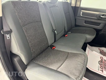 2015 Ram 1500 Big Horn Crew Cab Medium Bed - miniatura 33