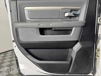 2015 Ram 1500 Big Horn Crew Cab Medium Bed - miniatura 37