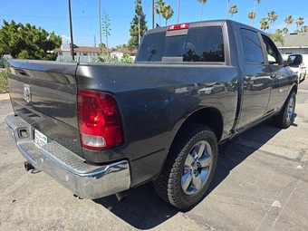 2015 Ram 1500 Big Horn Crew Cab Short Bed - miniatura 4