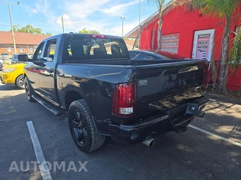 2015 Ram 1500 Express Crew Cab Short Bed - miniatura 2