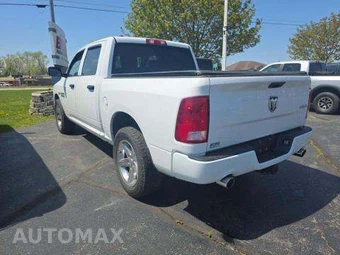 2015 Ram 1500 Express Crew Cab Short Bed - miniatura 2