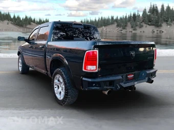 2015 Ram 1500 Laramie Crew Cab Extra Short Bed - miniatura 4