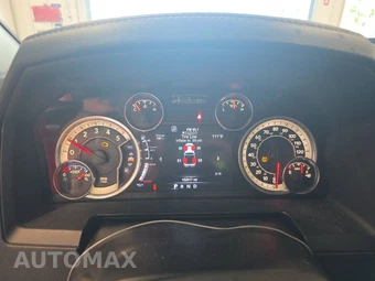 2015 Ram 1500 Laramie Crew Cab Medium Bed – miniatura 12