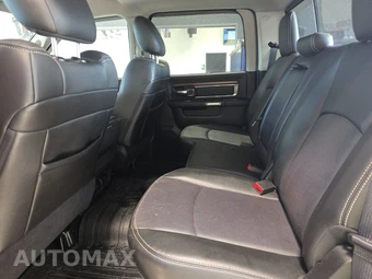 2015 Ram 1500 Laramie Crew Cab Medium Bed – miniatura 13