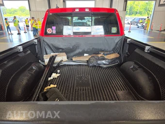2015 Ram 1500 Laramie Crew Cab Medium Bed – miniatura 16