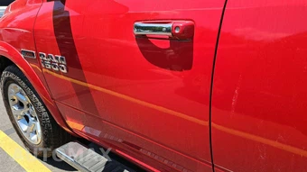 2015 Ram 1500 Laramie Crew Cab Medium Bed – miniatura 18