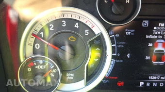 2015 Ram 1500 Laramie Crew Cab Medium Bed – miniatura 25