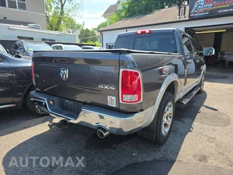 2015 Ram 1500 Laramie Crew Cab Medium Bed - miniatura 3