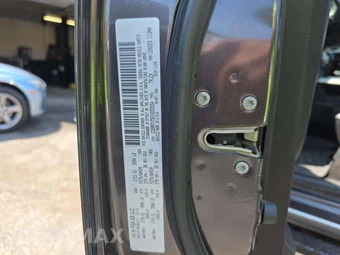 2015 Ram 1500 Laramie Crew Cab Medium Bed - miniatura 5