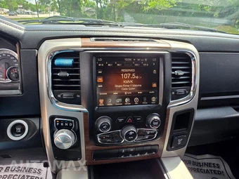 2015 Ram 1500 Laramie Crew Cab Short Bed - miniatura 3