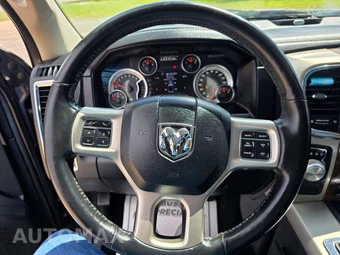 2015 Ram 1500 Laramie Crew Cab Short Bed - miniatura 7