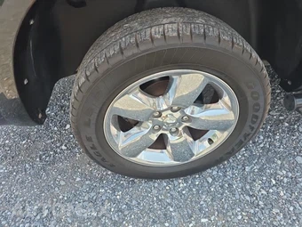 2015 Ram 1500 Laramie Crew Cab Short Bed – miniatura 10