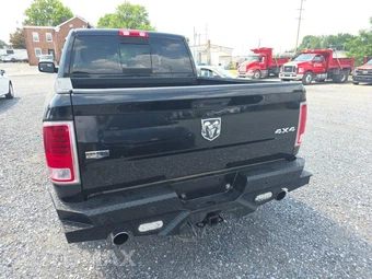 2015 Ram 1500 Laramie Crew Cab Short Bed – miniatura 5