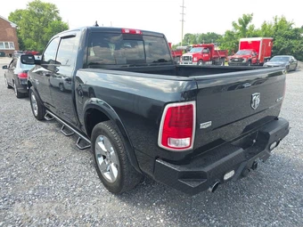 2015 Ram 1500 Laramie Crew Cab Short Bed – miniatura 6