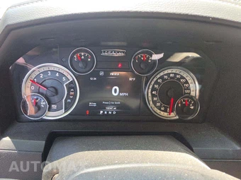 2015 Ram 1500 Laramie Crew Cab Short Bed - miniatura 9