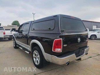 2015 Ram 1500 Laramie Crew Cab Short Bed - miniatura 4