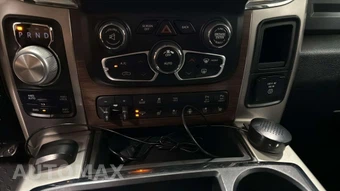 2015 Ram 1500 Laramie Extended Cab Medium Bed - miniatura 26