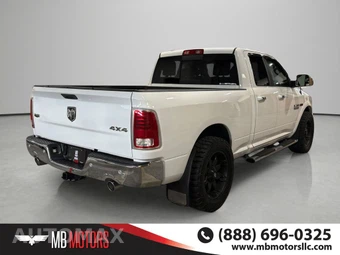 2015 Ram 1500 Laramie Extended Cab Medium Bed - miniatura 4