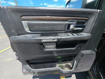 2015 Ram 1500 Laramie Limited Crew Cab Short Bed 28M – miniatura 9
