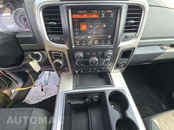 2015 Ram 1500 Outdoorsman Crew Cab Medium Bed - miniatura 7