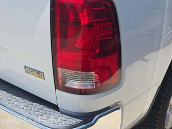 2015 Ram 1500 SLT Extended Cab Medium Bed - miniatura 28