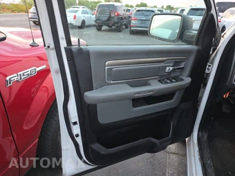 2015 Ram 1500 SLT Extended Cab Medium Bed – miniatura 9