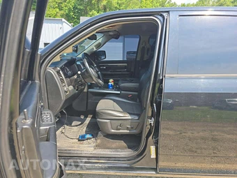 2015 Ram 1500 Sport Crew Cab Short Bed - miniatura 3