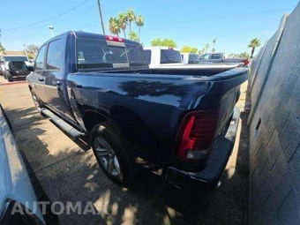 2015 Ram 1500 Sport Crew Cab Short Bed - miniatura 2