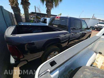 2015 Ram 1500 Sport Crew Cab Short Bed - miniatura 4