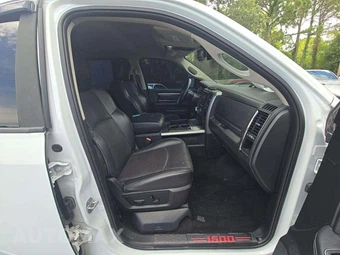 2015 Ram 1500 Sport Crew Cab Short Bed - miniatura 15