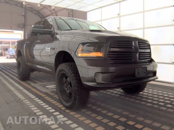 2015 Ram 1500 Sport Crew Cab Short Bed - miniatura 3