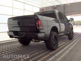 2015 Ram 1500 Sport Crew Cab Short Bed - miniatura 4