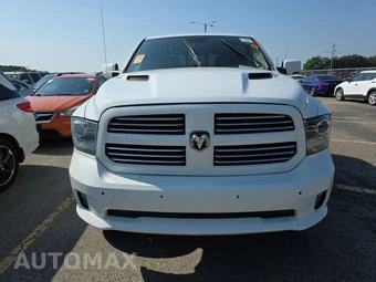 2015 Ram 1500 Sport Crew Cab Short Bed - miniatura 2