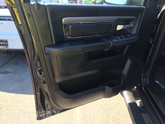 2015 Ram 1500 Sport Crew Cab Short Bed - miniatura 9