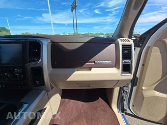 2015 Ram 2500 Laramie Crew Cab Medium Bed - miniatura 19